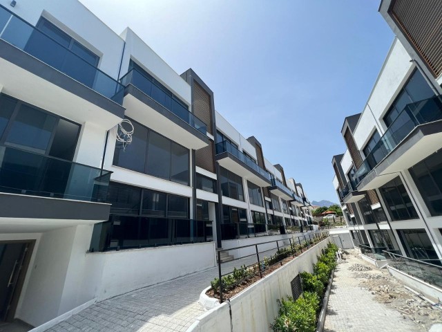 2 BEDROOM FLAT IN GIRNE ALSANCAK AREA!!