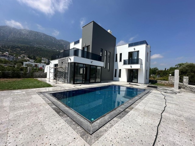 4+1 VILLA FOR SALE WITH LARGE LAND AND LARGE USAGE AREA IN KYRENIA LAPTA REGION!!!