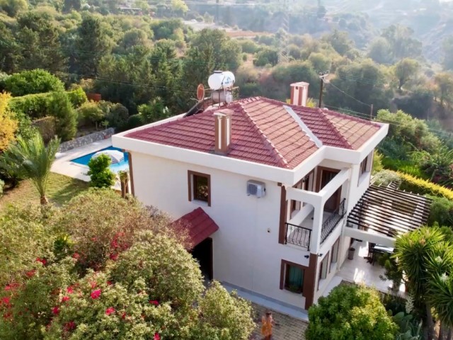 Family house with stunning views in the heart of Bellapais