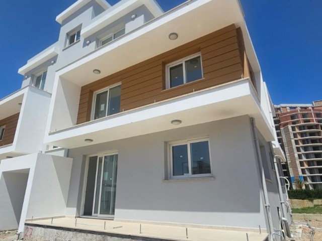 Bargain price 2+1 semi villa flat for sale in Iskele Long Beach, Royal Sun Elite site (delivery August 2024,,) minimum monthly rental income of 550 stg guaranteed