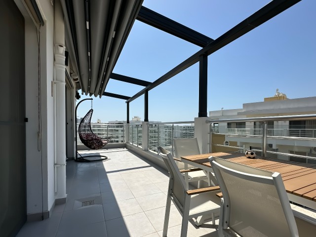 Schönes Penthouse mit Bergblick