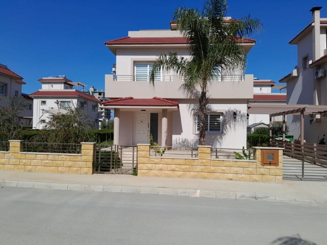 Iskele 3+1 Villa rent