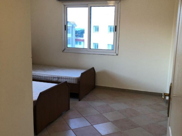 GAZİMAĞUSA MERKEZ BAYKAL 3+1 EŞYASIZ KİRALIK 180M² GENİŞ DAİRE