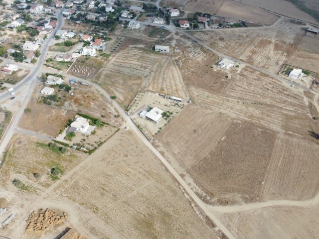 MESARYA REGION ULUKIŞLA VILLAGE  RESİDENTİAL ZONED PLOT, 2 DECLARES 1 EVLEK INFRASTRUCTURE READY 3 KOÇAN 2.29 DECLARES