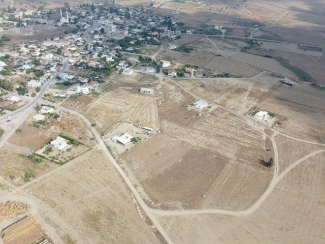 MESARYA REGION ULUKIŞLA VILLAGE  RESİDENTİAL ZONED PLOT, 2 DECLARES 1 EVLEK INFRASTRUCTURE READY 3 KOÇAN 2.29 DECLARES