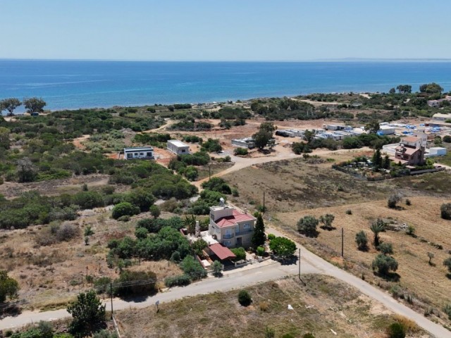 İSKELE BAHÇELER DUPLEX MIT GARTEN AUF DEM STANDORT MIT POOL 2+1