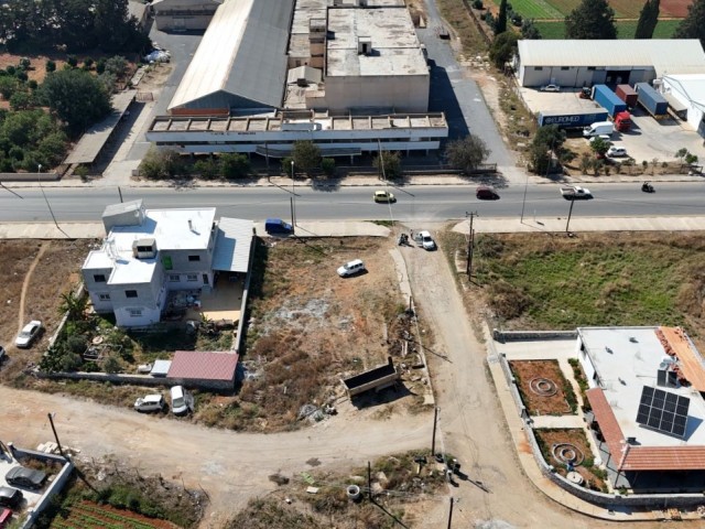 فاماگوستا لارناکا ROAD CORNER LAND