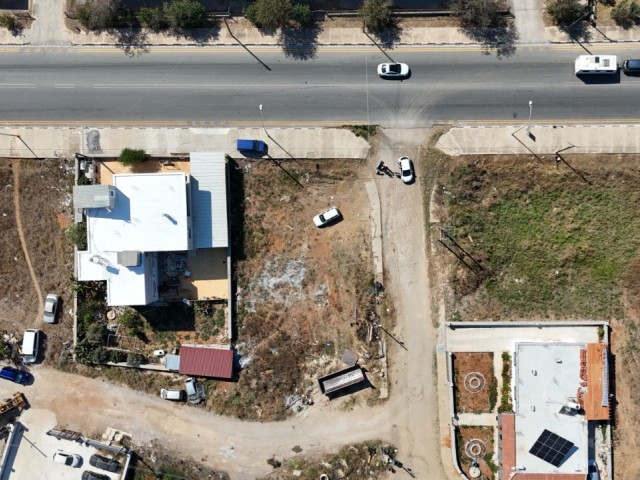 فاماگوستا لارناکا ROAD CORNER LAND