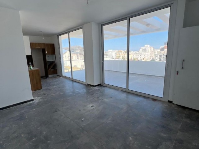 GAZİMAĞUSA GÜLSEREN BÖLGESİ 2+1 SIFIR PENTHOUSE DAİRE