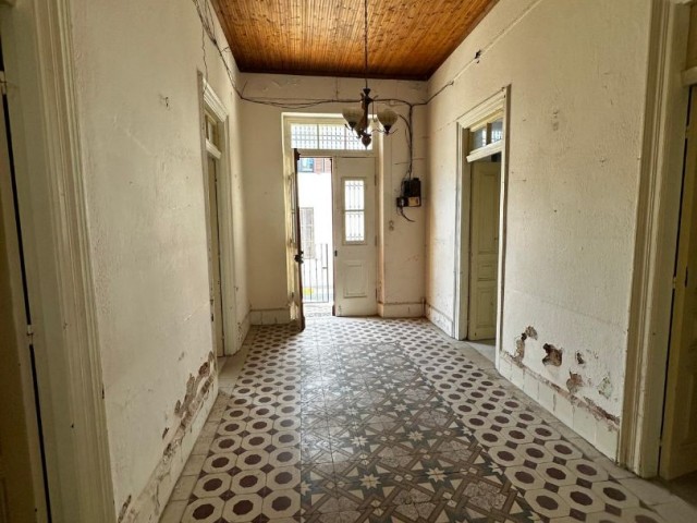 4+1 Detached House Requiring Renovation in Kyrenia Center