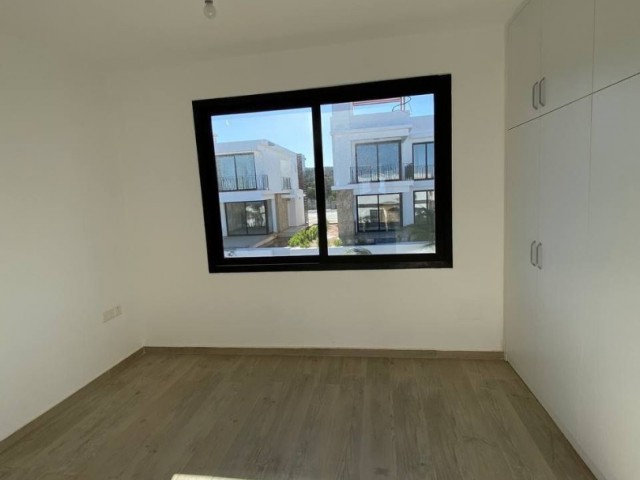 2+1 Penthouse-Suite zum Verkauf 200 Meter vom Meer entfernt