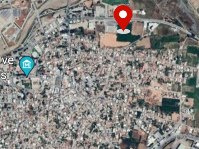Im Zentrum von Güzelyurt, einer der seltenen Regionen Zyperns, in einem Gewerbegebiet, an der Hauptstraße, 10 Dekaden Land, vorbehaltlich der Baugenehmigung gemäß Abschnitt 96