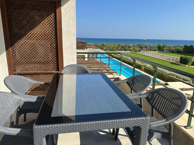 URGENT SALE! BRAND NEW 3+1 FLAT FOR SALE IN THALASSA BEACH RESORT ON THE FIRST LINE OF ITS SANDY BEACH.