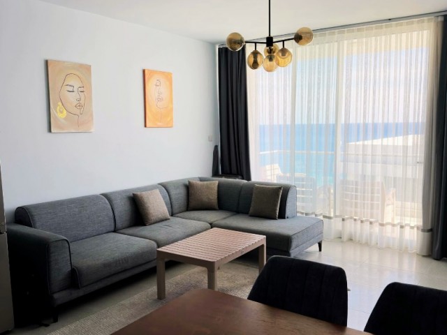 Abelia Residence kompleksinde deniz manzaralı, geniş teraslı ve banyolu 1+1