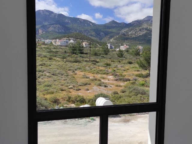 Unsere Villa mit Pool mit Blick auf den Bau in chatalköy steht zum Verkauf. ** 