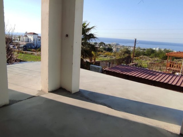 Unsere Villa mit Pool mit Blick auf den Bau in chatalköy steht zum Verkauf. ** 