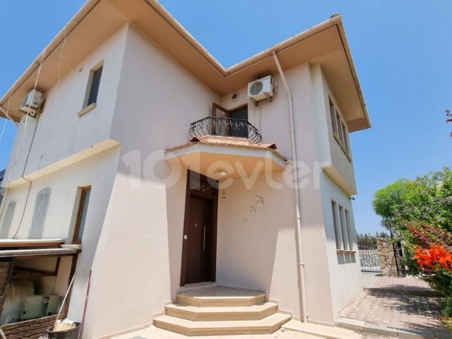 Unsere 4+1 Villa mit Blick auf die Hauptstraße in chatalköy steht zum Verkauf ** 