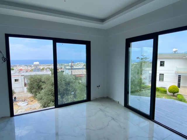 Alsancak da Necat British College in Ora 3+1 Wohnung mit herrlicher Aussicht zum Verkauf ** 