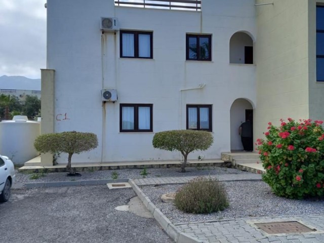 3 + 1 Apartment for sale in a very beautiful site in Esentepede ** 