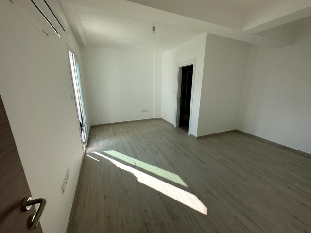 Girne Merkez'de Muhteşem Manzaralı, 2+1 penthouse Daire