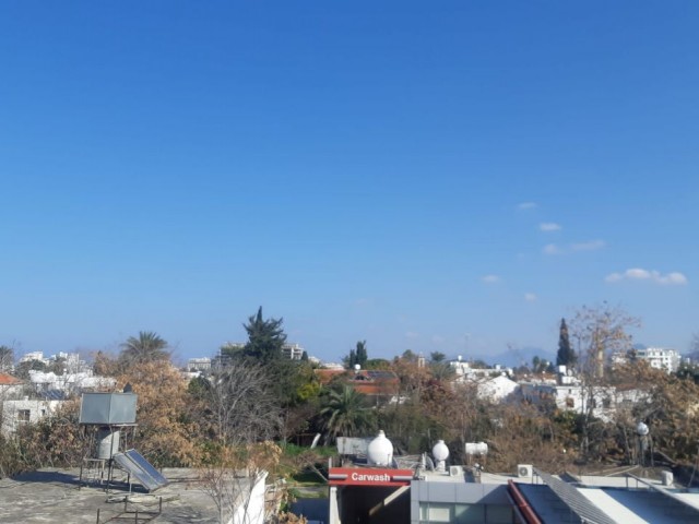 تخت برای فروش in Girne Merkez, گیرنه