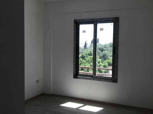 2+1 GERÄUMIGE WOHNUNG MIT MEERBLICK