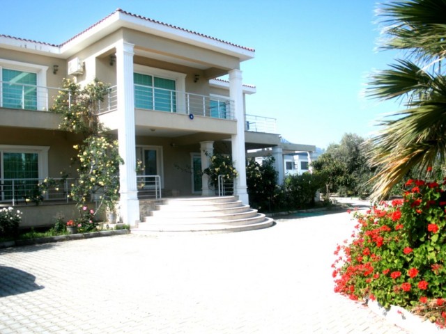 7-room Mansion with Turkish Land Registry in 6 Decares in Kyrenia *ONE AUTHORITY*