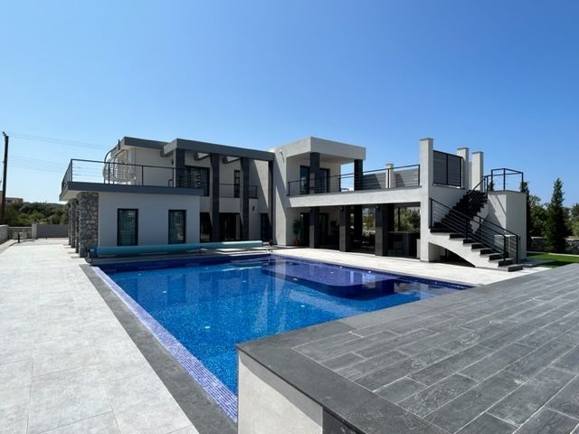 Ultra-Luxus-Villa zum Verkauf in Çatalköy, Kyrenia