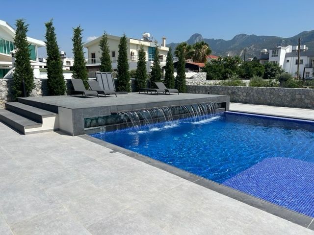 Ultra-Luxus-Villa zum Verkauf in Çatalköy, Kyrenia