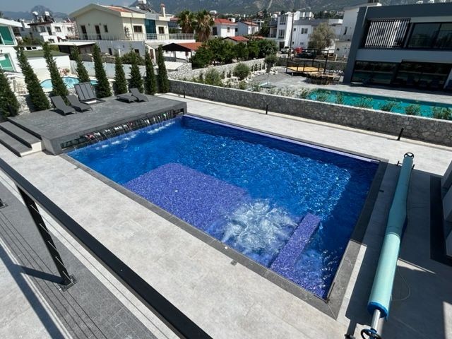 Girne  Çatalköy'de  Satılık Ultra Lüx Villa