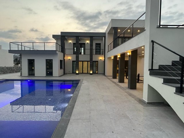Ultra-Luxus-Villa zum Verkauf in Çatalköy, Kyrenia