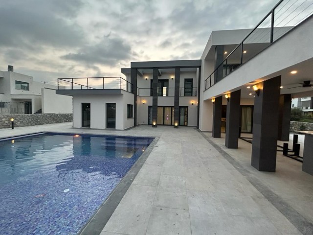 Ultra-Luxus-Villa zum Verkauf in Çatalköy, Kyrenia