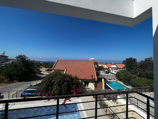 Neu fertiggestellte 3+1-Villa mit privatem Pool in Karşıyaka