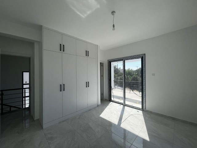 Neu fertiggestellte 3+1-Villa mit privatem Pool in Karşıyaka