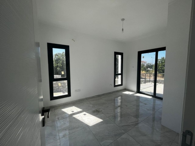 Neu fertiggestellte 3+1-Villa mit privatem Pool in Karşıyaka