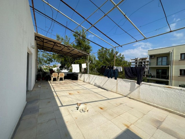 3+1 PENTHOUSE-WOHNUNG ZUM VERKAUF IM ZENTRUM VON KYRENIA