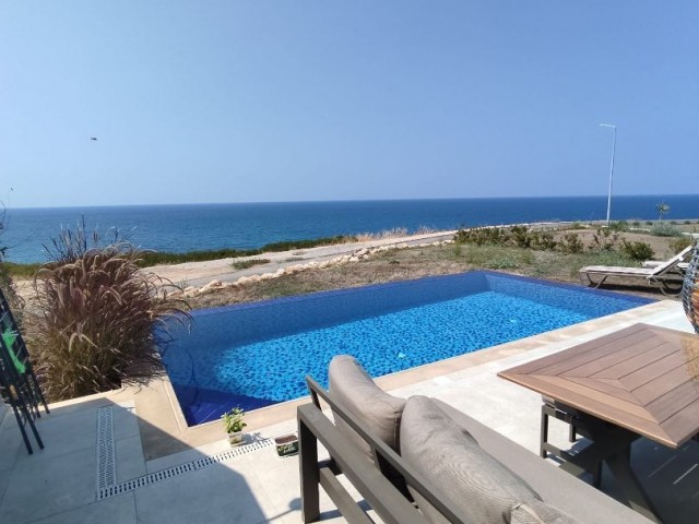 A STUNNING 3+1 FLAT WITH SEA VIEW AND ITS OWN PRIVATE POOL