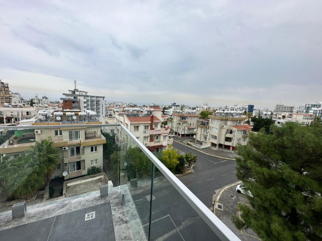 2+1 FLAT WITH SEA VIEW FOR SALE IN KYRENIA CENTER