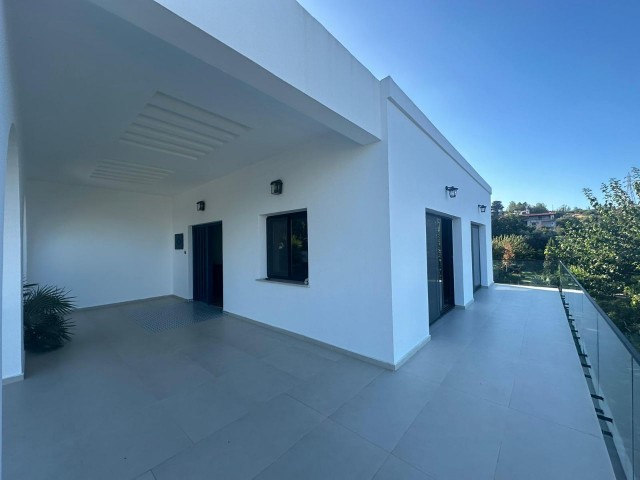 ULTRA LUXURY DETACHED HOUSE WITH LARGE GARDEN IN BELLAPAIS AREA