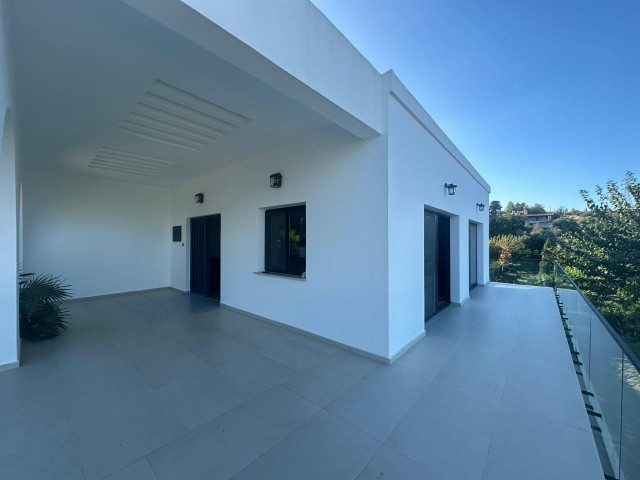 ULTRA LUXURY DETACHED HOUSE WITH LARGE GARDEN IN BELLAPAIS AREA