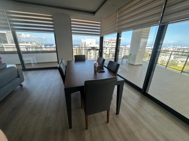 3+1 WOHNUNG ZUM VERKAUF IN KYRENIA ELEGANCE LAGE MIT STADT- UND MEERBLICK