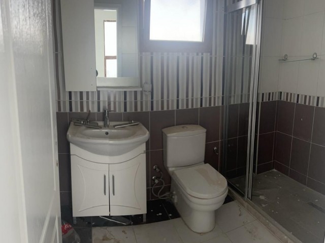 Ozanköy'de deniz manzaralı ortak havuzlu sitede kiralık 4+1 villa 