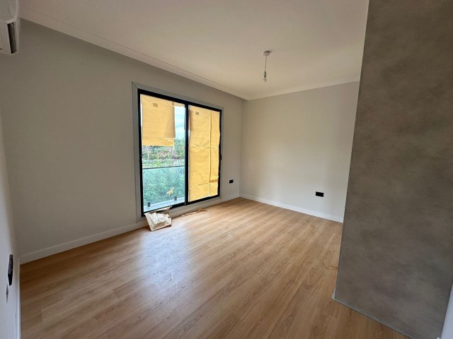 LUXUS-3+1-LOFT-WOHNUNG ZUM VERKAUF IN GİRNE KARAOĞLAN