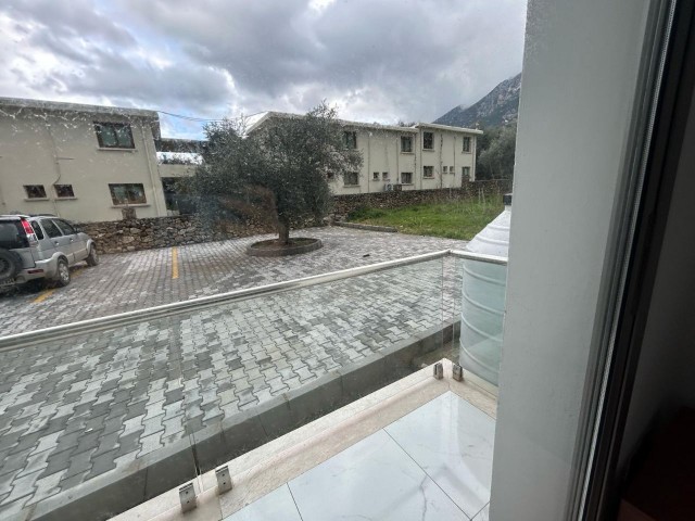 1+1 OPPORTUNITY FLAT FOR SALE IN KYRENIA LAPTA REGION