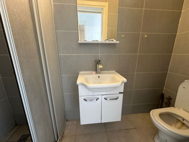 READY FOR TRANSFER 1+1 FLAT WITHIN WALKING DISTANCE OF GIRNE AMERICAN UNIVERSITY