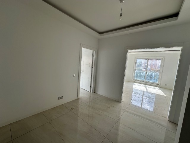 3+1 Wohnung mit Meerblick zum Verkauf im Zentrum von Kyrenia