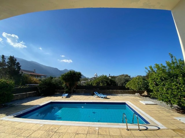 3+1 villa with private pool for sale in Kyrenia Alsancak