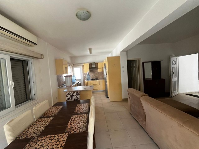 3+1 flat in a central location in Yenikent