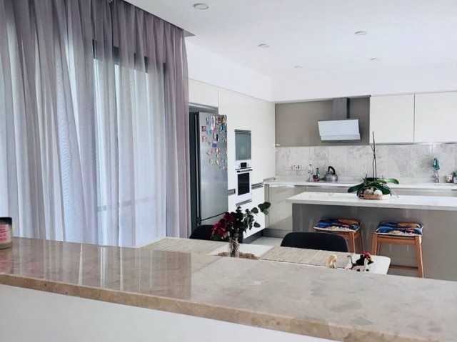 Neue, luxuriös eingerichtete Duplex-Villa in Meeresnähe in Catalkoy