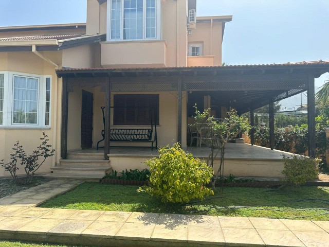 Opportunity 3+1 villa for rent in Çatalköy